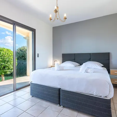 Aigue Marine - Front De Villa