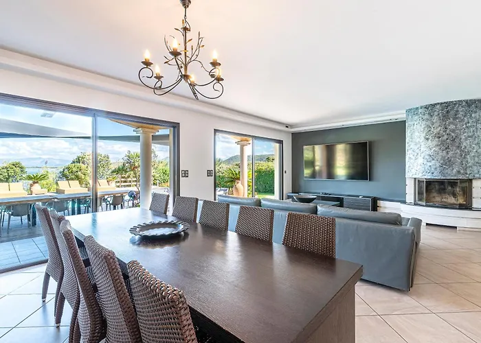 Aigue Marine - Front De Villa