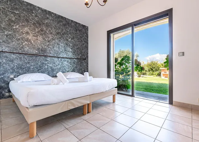 Aigue Marine - Front De Villa *